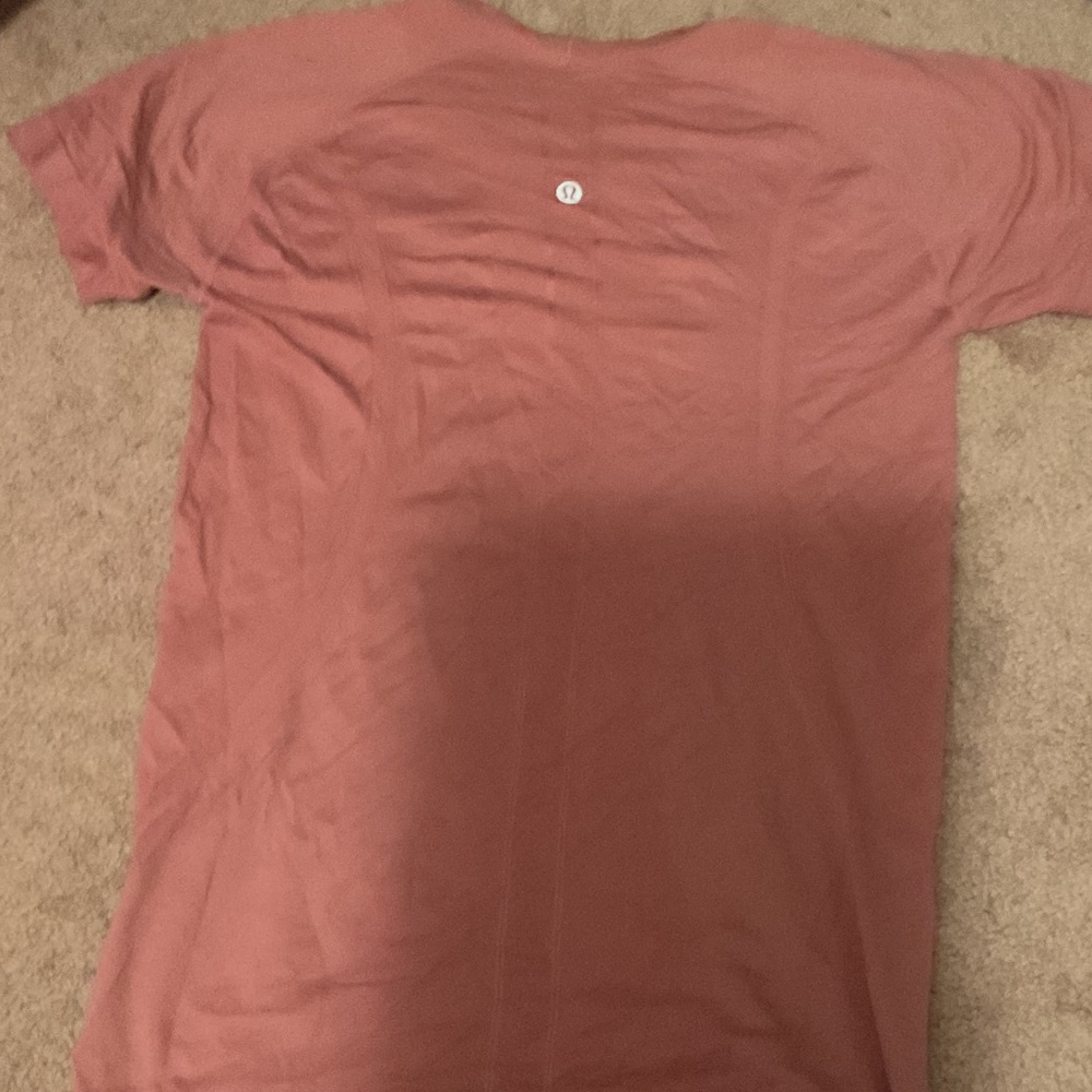 lululemon athletica  Short Sleeve Crew Tee in Dusty Rose